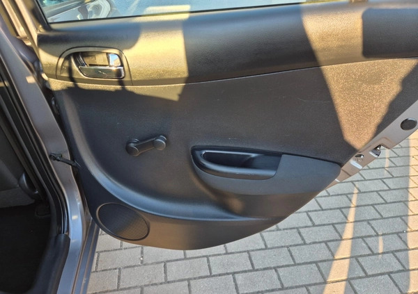 Hyundai i20 cena 23900 przebieg: 139460, rok produkcji 2013 z Zgierz małe 301